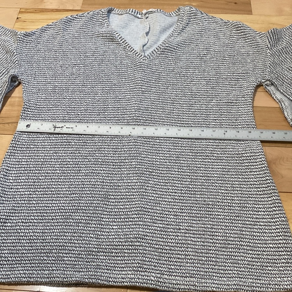 BCBGeneration V-Neck Ruffle Sleeve Tunic - Picture 8 of 12